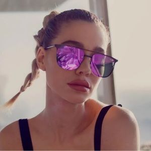 QUAY AUSTRALIA | PRIVATE EYES SUNGLASSES | Case and Cleaning Cloth Included